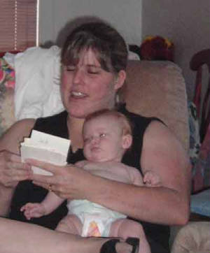 Kaelyn with her Auntie Nicole